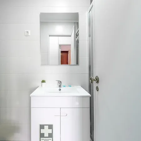 Guestready - Practical 1 Bdr Appt Near The Beach! Lisbona