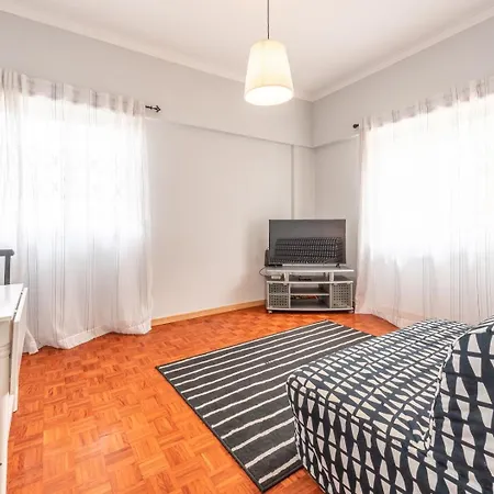 Apartment Guestready - Practical 1 Bdr Appt Near The Beach! Lisbon
