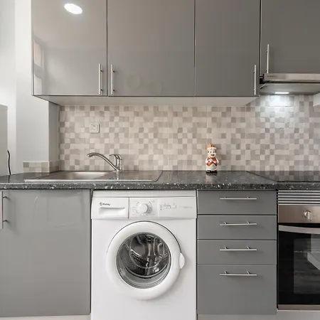 Guestready - Practical 1 Bdr Appt Near The Beach! *